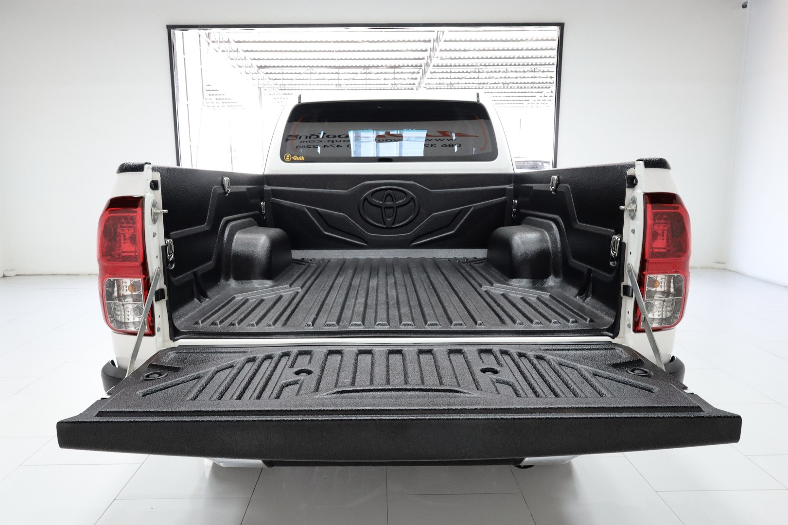 TOYOTA HILUX REVO SMART CAB PRERUNNER 2.4 G (NAVI) (B1421)